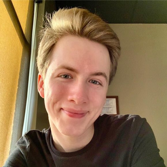 Meet your Posher, Julian - Picture 1 of 1